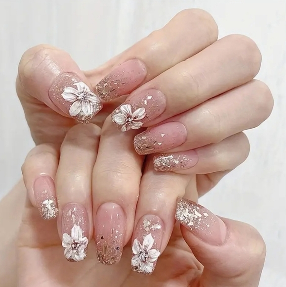 24 Pieces Fake Press On Nails - Picture 4 of 6